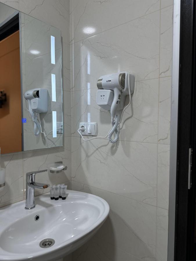Hotel Bina N28 Kutaisi Exterior foto